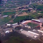 Atterissage  à Ħal Luqa. האיצטדיון הלאומי מגבוה